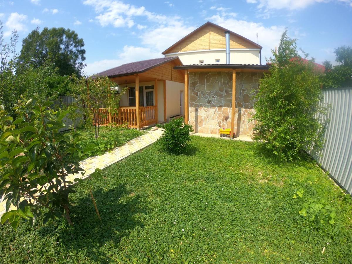 Гостевой Дом "Ласточкино Гнездо" Tsandrypsh Exterior foto
