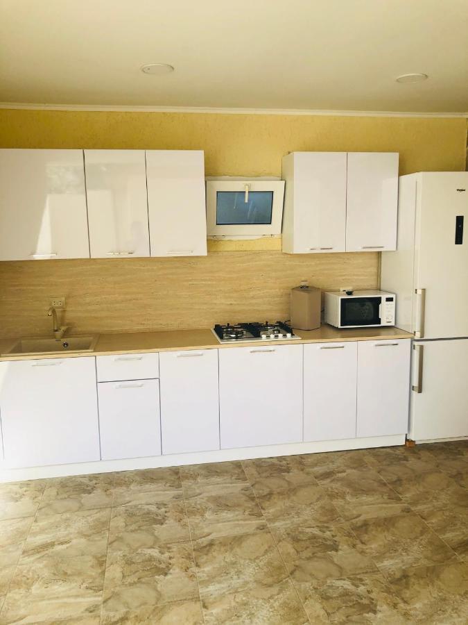 Гостевой Дом "Ласточкино Гнездо" Tsandrypsh Exterior foto